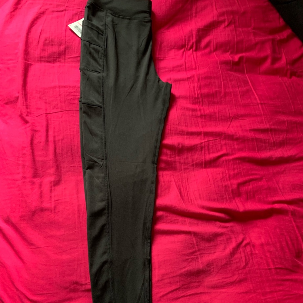 Brand new with tags work out pants with pocket
